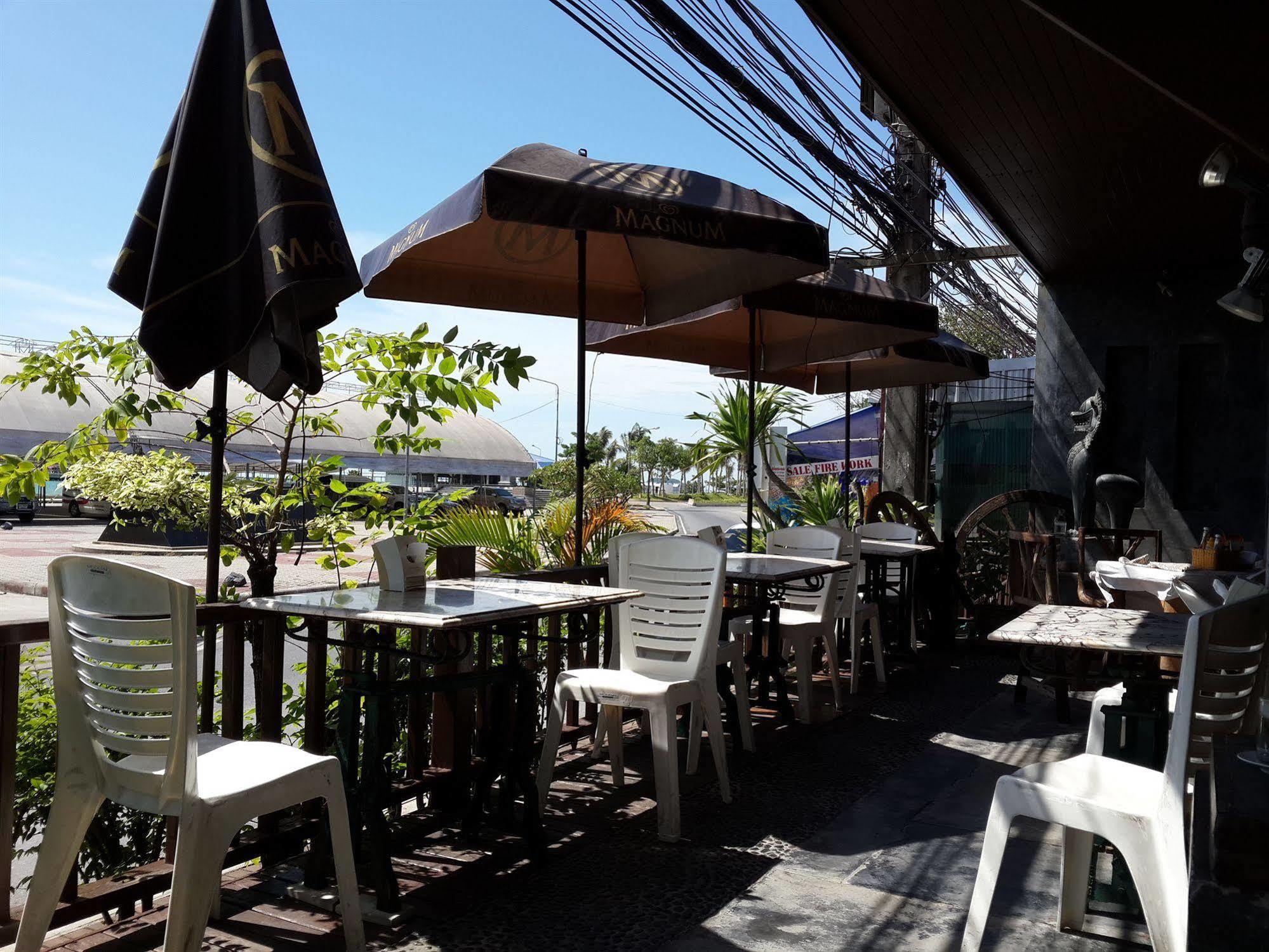 Coffee Island Hotel หน้าทอน ภายนอก รูปภาพ